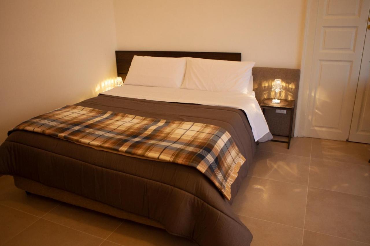 Casapaola B&B Rooms 阿奇雷亚莱 外观 照片