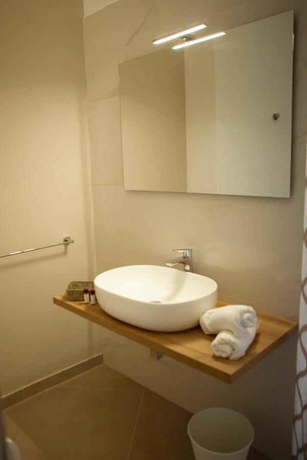 Casapaola B&B Rooms 阿奇雷亚莱 外观 照片