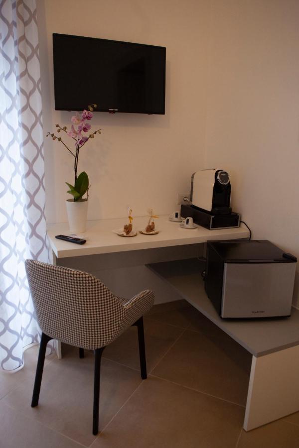 Casapaola B&B Rooms 阿奇雷亚莱 外观 照片